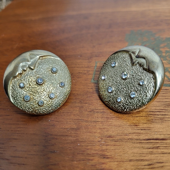 Vintage Gold Tone Butler Moon and Stars Round Clip On Earrings - Picture 6 of 15